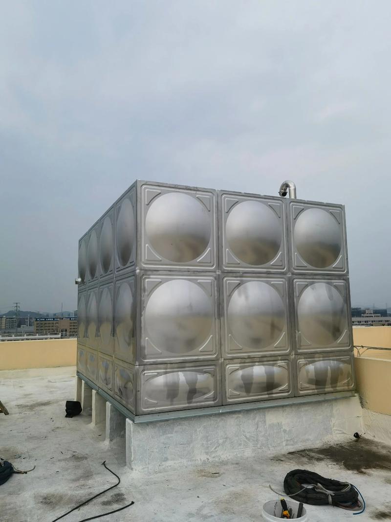 不锈钢水箱工程的安装费用大概是多少？