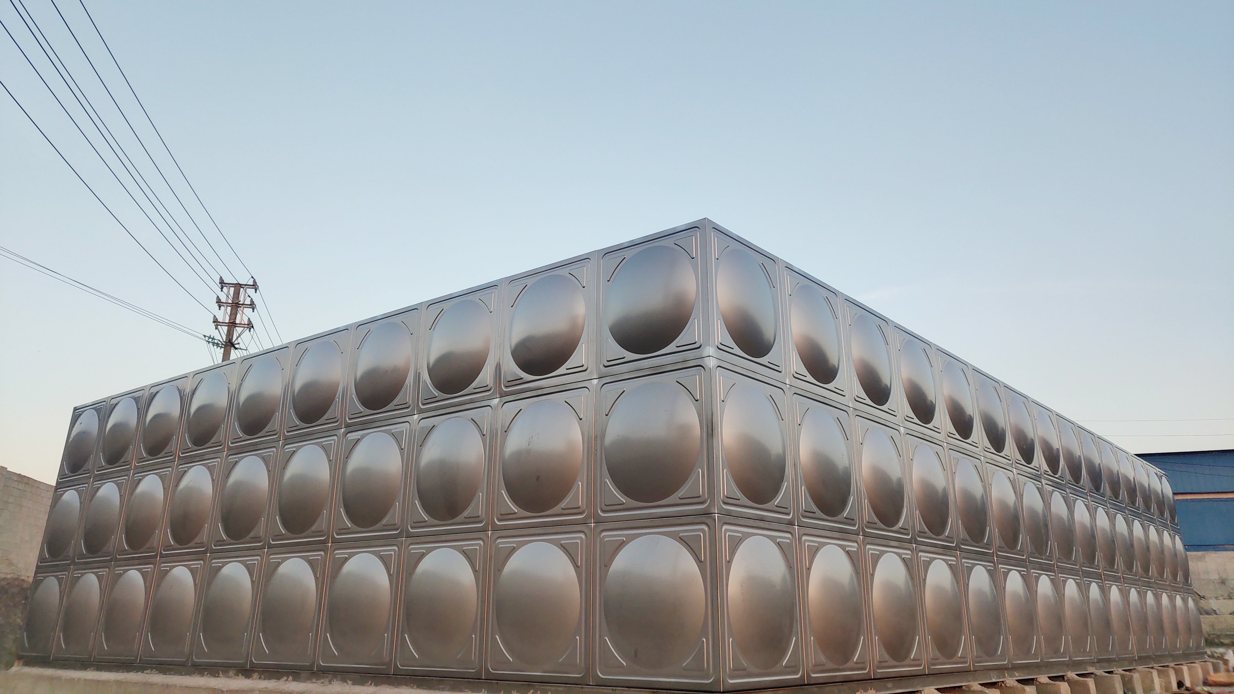 德庆县330立方不锈钢生活水箱，广东肇庆三同五化城乡一体供水工程项目交收