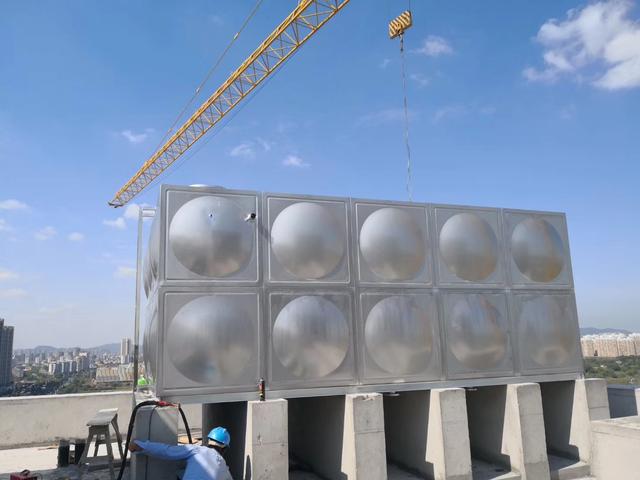贵州不锈钢水箱厂家：80立方不锈钢生活水箱工程完工